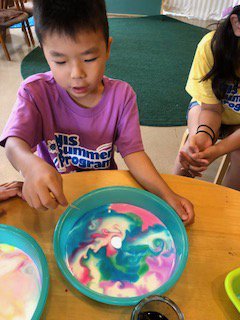 NIS_Summer's tweet image. We made a cloud in a jar! 
#NISsummerprogram #NISinquire #AwesomeScience