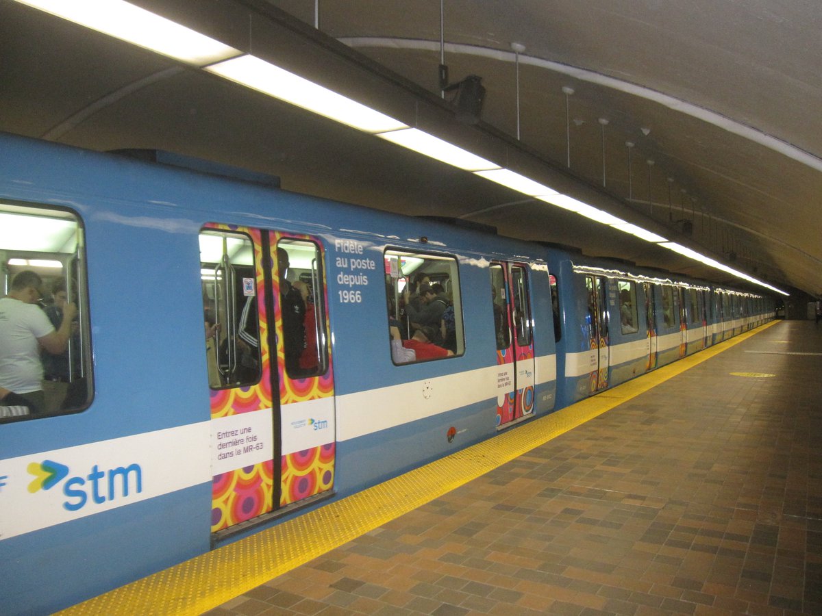 Je me suis levée plus tôt, j'ai pleuré quand j'ai cru que j'avais manqué la MR63 sur la ligne orange, et j'ai repleuré quand je l'ai finalement vu. Merci pour les souvenirs et bonne retraite! #MerciMR63