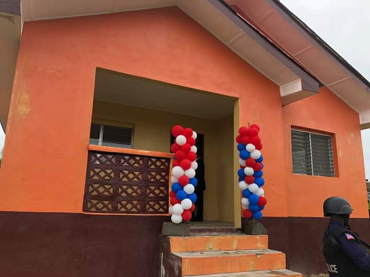 AlasMoJ's tweet image. Mr. #President thanks for this #propoor housing initiatives. You are indeed walking the talk. Rural #Liberians will rise from thatch to zinc under your watch. @FPAfrica @Nvasamka @stangog @SamMannah1 @GeorgeWeahOff @DrNyan77 @sirleafvo @TeceeBoley @orlindcooper @BBCAfrica
