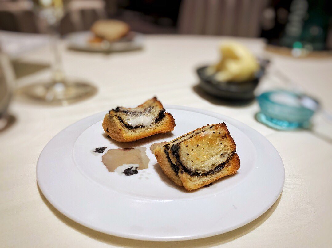 Artichoke and black truffle soup, toasted mushroom brioche, black truffle butter <a href="/guysavoy/">Guy Savoy</a> <a href="/JulienAsseo/">Julien Asseo</a>