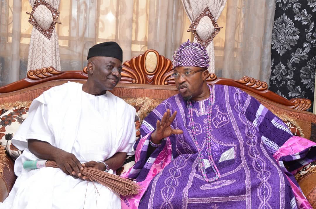I gave Royal Blessings to a worthy son of #Iwo (Engr. @EOriolowo) who is contesting for the Governor of @StateofOsun in my Palace.