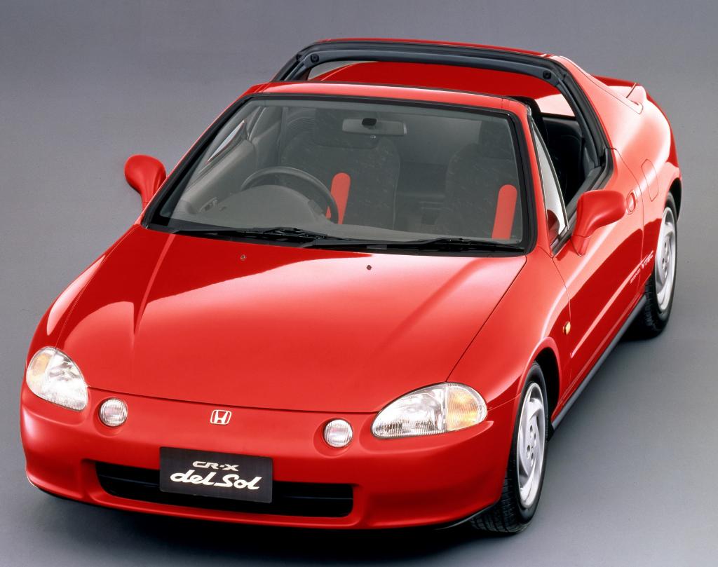 HondaJP's tweet photo. #夏至 の今日は「太陽」がシンボルマークの「CRX-デルソル」をお届け^^
「デルソル」はスペイン語で「太陽の」という意味。太陽のもと爽快な走りを楽しむとの願いを込めて命名されました(^^)/ ⇒https://t.co/g1FZbR63Zp https://t.co/gQF9H8gc30