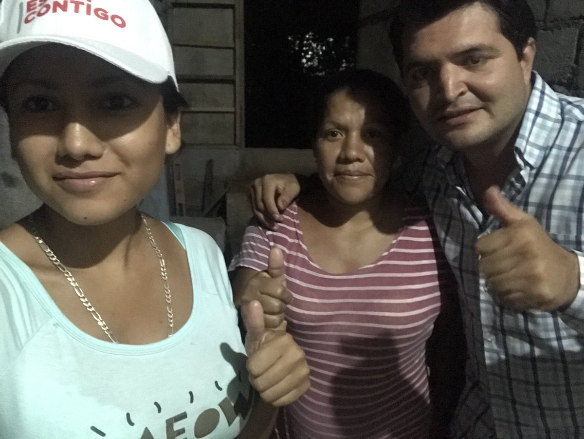 JulioDuval5's tweet photo. @cruz_roa es un ejemplo de padre de familia, por eso las familias de #TejupilcoRt están más que convenidas de que su triunfo será inminente @Jesus_Roa #RoaTeam @AlfredGrr @CARECAVALA https://t.co/A1sxLwy99X
