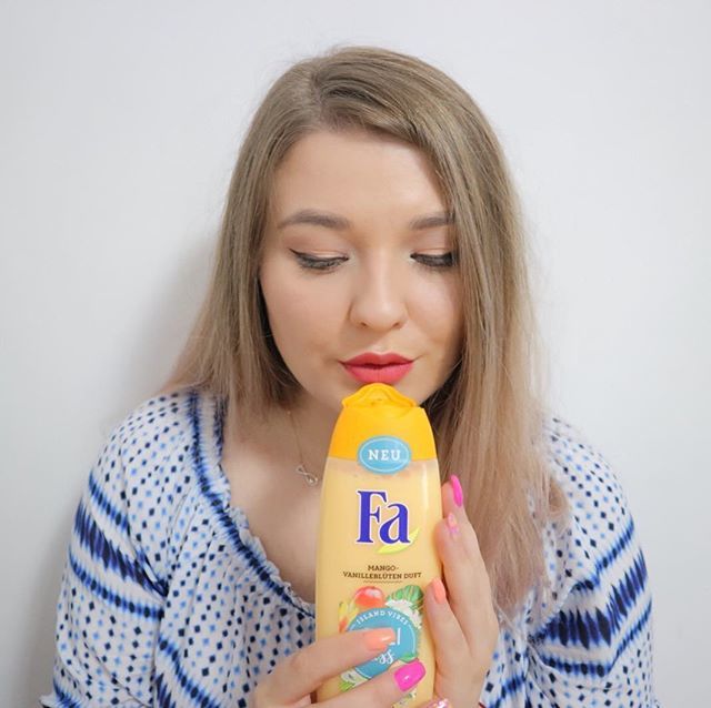 TalposRomina's tweet photo. Cine vine cu mine in Bali? Coletul primit de la @the_buzzstore in colaborare cu #fa m-a dus departe de tot cu gandul.
Pe blogul meu aveti si un review la aceste produse. Link in bio.
#buzzfa #buzzstore #faislandvibes #islandvibes #balikiss #summer #summ… https://t.co/M3v9gFzxxN https://t.co/cF4eUs14wu