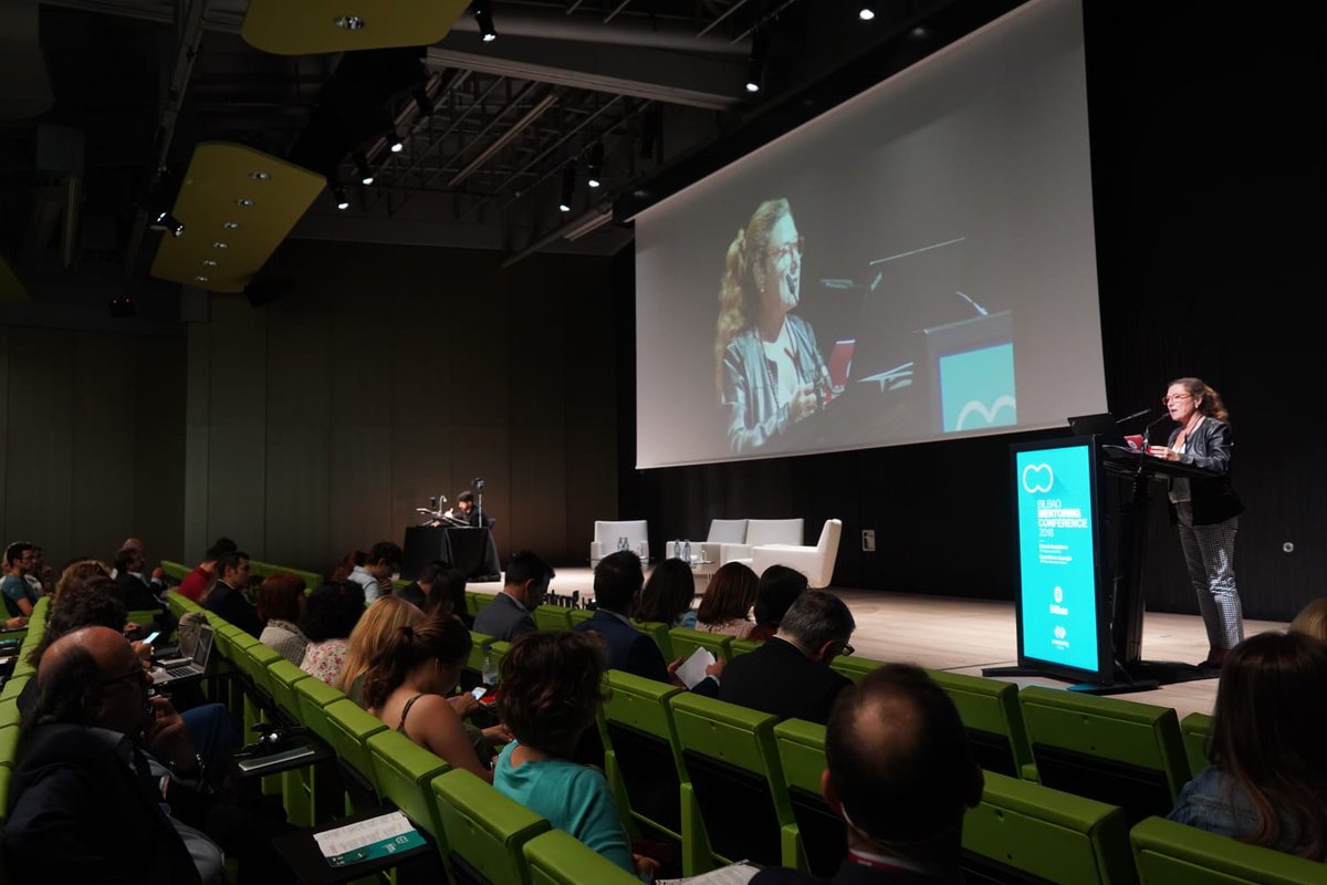 BilbaoEkintza's tweet photo. Gotzone Sagardui, concejala coordinadora de Alcaldía, desarrollo económico y buen gobierno, abre el #BilbaoMentoring2018 destacando los beneficios del programa mentoring. https://t.co/CwNNJxjCFo
