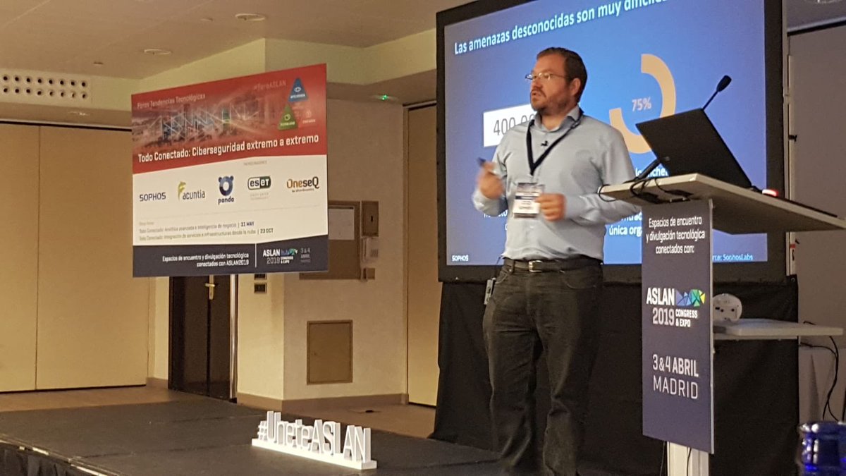 _RuthVelasco_'s tweet image. Hoy estamos en #ForoASLAN hablando de #Ciberseguridad @SophosIberia #DeepLearning #SeeTheFuture