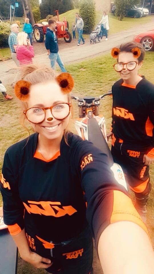 trax_hyper's tweet image. It’s National Selfie Day...
Here’s our Stacey and Reece.
Tag your mates...let’s find your best selfie at Hyper-Trax or Motocross.
A prize for the best one! 📸

#NationalSelfieDay