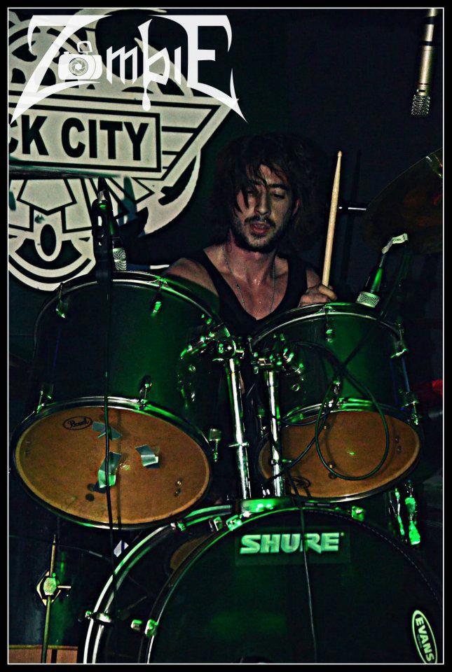 The_AlaaAR's tweet photo. #tbt with #WhoWillGuardTheGuardians #LIVE in #dubai &amp; opening for the #DeathMetal band #fleshcrawl in 2012! @PearlDrumCorp @meinlcymbals @EvansDrumheads @vicfirth @shure #throwback #ThrowbackThursday #drum #drums #drummer #drummers #drumming #drumminglife #passion #amman #jo https://t.co/oe3VOuX0zH