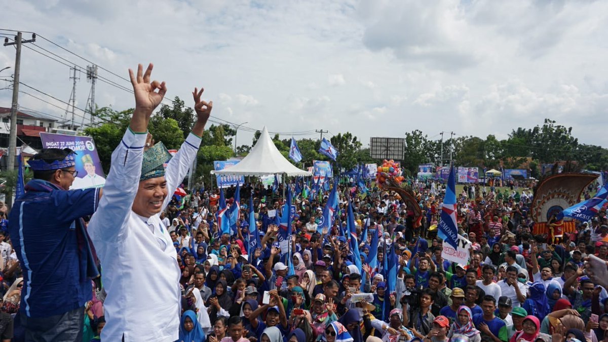 HafidziHasan's tweet photo. jdikan Firdaus-Rusli Gubernur Riau maka Insya Allah rakyat sejahtera. semangat menang, tebarkan senyum kemenangan
#RiauCoblosNomorTiga
#FirdausRusliMenang
#FirdausRusliGubernurRiau https://t.co/pcwfBUYAPo