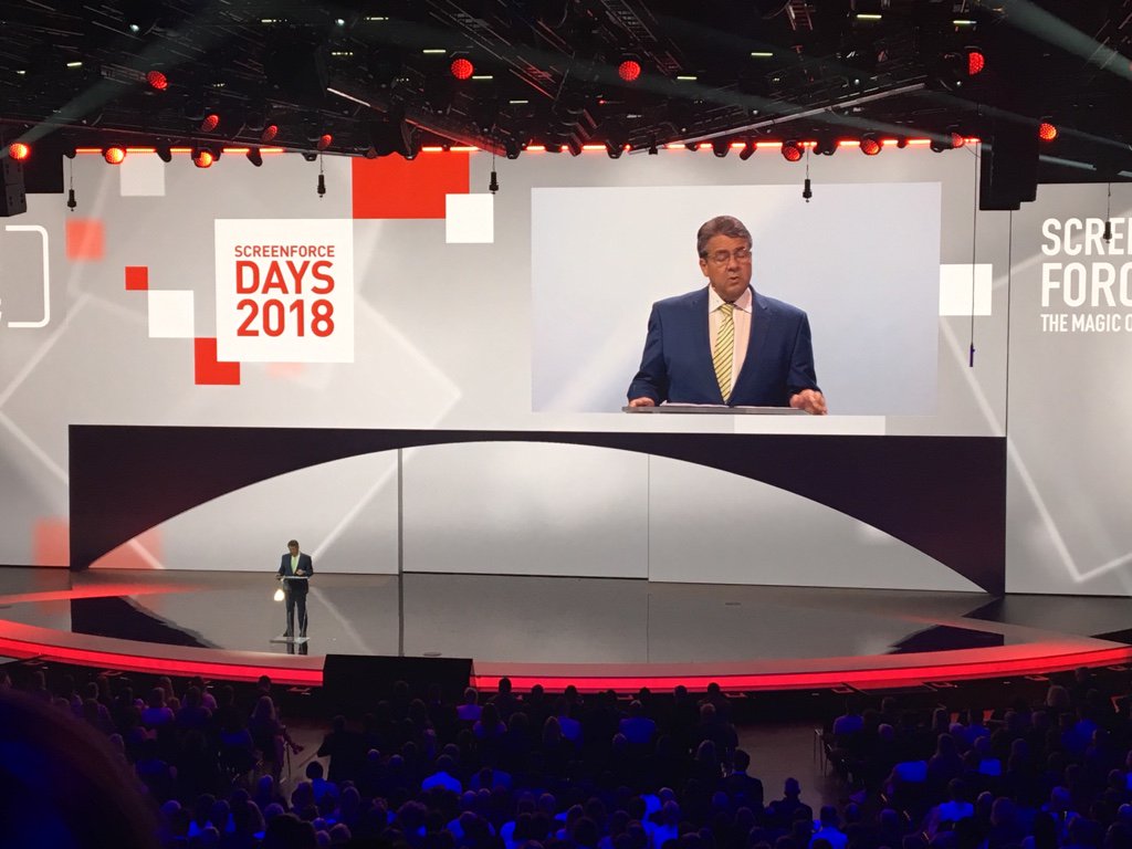 pilot_agentur's tweet image. Die #ScreenforceDays starteten gestern mit der #Keynote von @sigmargabriel zur Bedeutung von Medien und Journalismus in Zeiten von #Globalisierung und #Digitalisierung. #sfd18