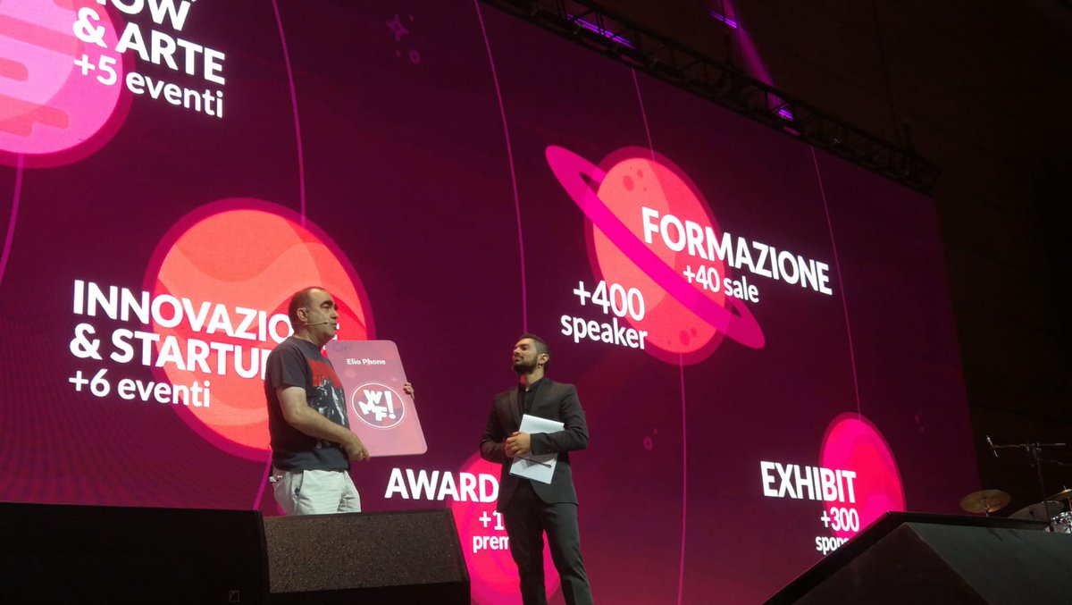 WMFWeMakeFuture's tweet photo. Elio porta con se il suo "super-tecnologico" Eliophone. https://t.co/Z2jWQ509ph