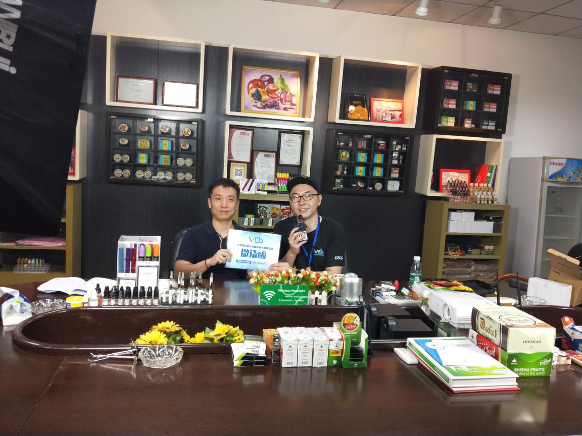 VEB_offical's tweet photo. 【VAPE品牌视·界】The 2nd station of our video program goes to DEKANG, which has specifically engineered an e-liquid OEM Service to customers to match and enhance your flavors.
Join in&amp; being our exhibitor, we will share resource to help promote your brand in China.
#vape #eliquid https://t.co/aTBb0ShN9G