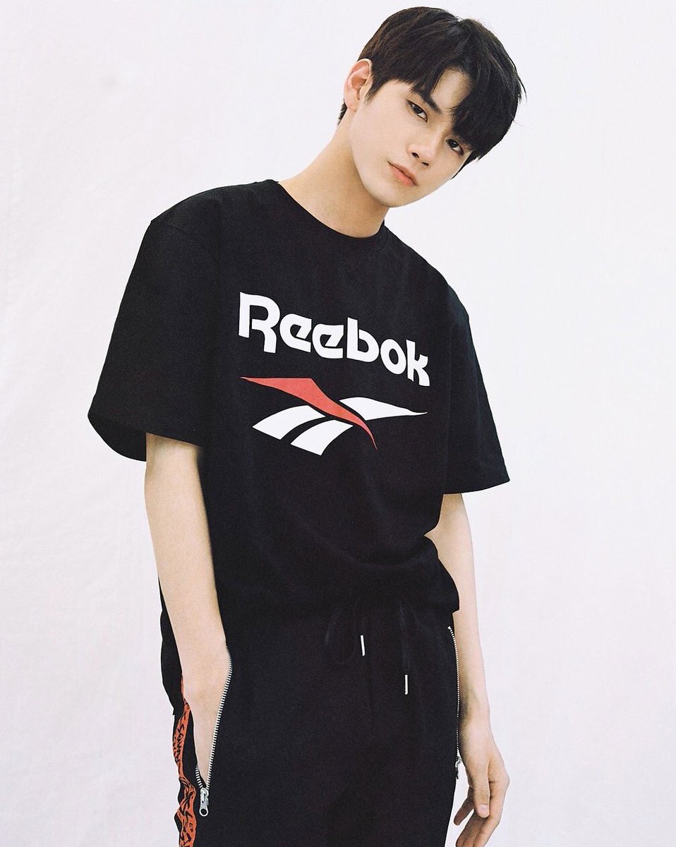 Ongpoint825's tweet photo. 2018. 07 Dazed Korea #옹성우 💙

🔗 https://t.co/d5H937zRK3 https://t.co/Qh5Es6cwFP