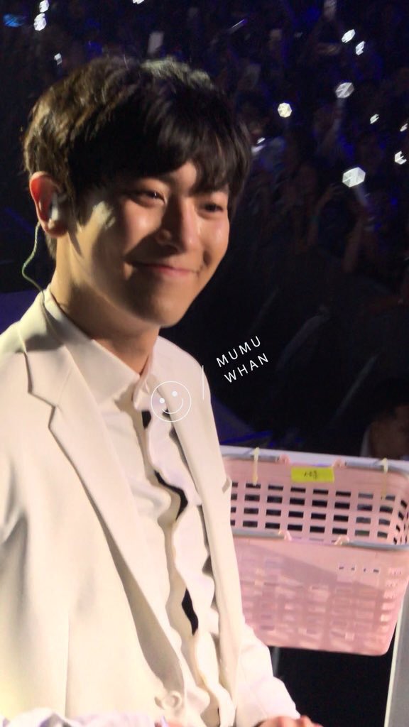 low quality chanyeol (@lqpcy) on Twitter photo 