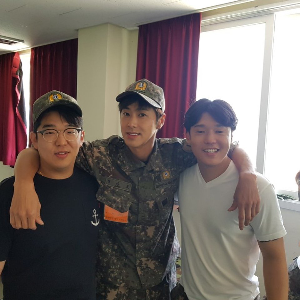 YunhoHousePeru's tweet photo. [IG] Actualización cuenta IG con Yunho. ♥
Recuerdos de nuestro guapo soldado Yunho cuando fue con sus compañeros a un campo reservista por 3 días y 2 noches.
#정윤호 #유노윤호 #yunho #ユノ #동방신기 #TVXQ
Cr. https://t.co/oyoP4405Cw
Comparte. Yunho House Perú FC https://t.co/DOtoPOzXiz