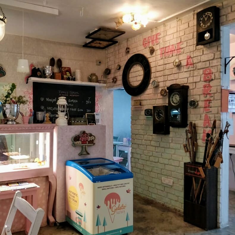 bheemkk's tweet photo. A must visit to this cafe.. @pycafelove Becoz it's a perfect place for love, food, fun, shakes, dates, grins, letters, gossips.. That's what rooftop is all about.. and do check our funky #collection of #walkingsticks #bheemstyx displayed at #pycafelove.. #allpurposesticks #sticks https://t.co/NIAp11pnvj