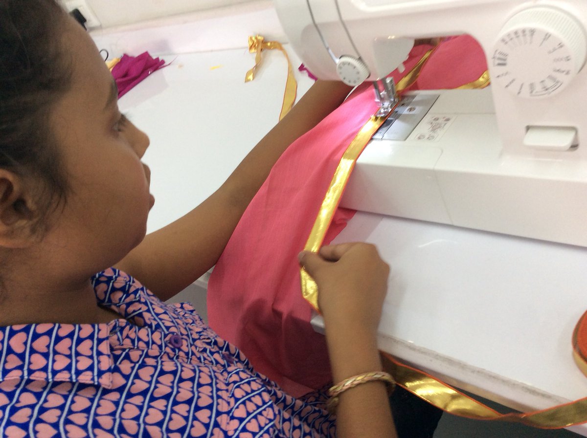 TBSdt's tweet photo. Thank you to our awesome didis for helping to construct our garments for Project Runway ,#fashionistas #sustainablefashion https://t.co/4aNNf1fyTd