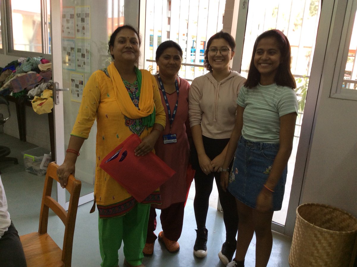 TBSdt's tweet photo. Thank you to our awesome didis for helping to construct our garments for Project Runway ,#fashionistas #sustainablefashion https://t.co/4aNNf1fyTd