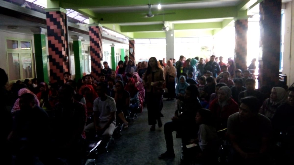 DindukcapilClcp's tweet photo. Antrian di @DindukcapilClcp
#perekamanktpel
#pencetakanktpel
#pindat
#pembuatanakte https://t.co/dScdTnjLvl