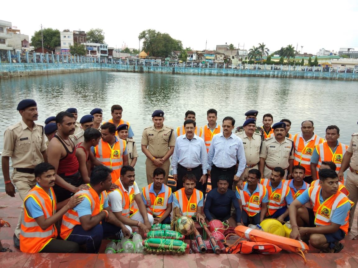 MpSdrf's tweet photo. #FamiliarizationExercise in chhindwara - we can't stop natural disasters but we can arm ourselves with knowledge:so many lives wouldn't hv to b lost if there was enough disaster preparedness.@NDRFHQ @ndmaindia @nidm_mha @ManishSShrma @ChouhanShivraj https://t.co/OLalBaMfyo