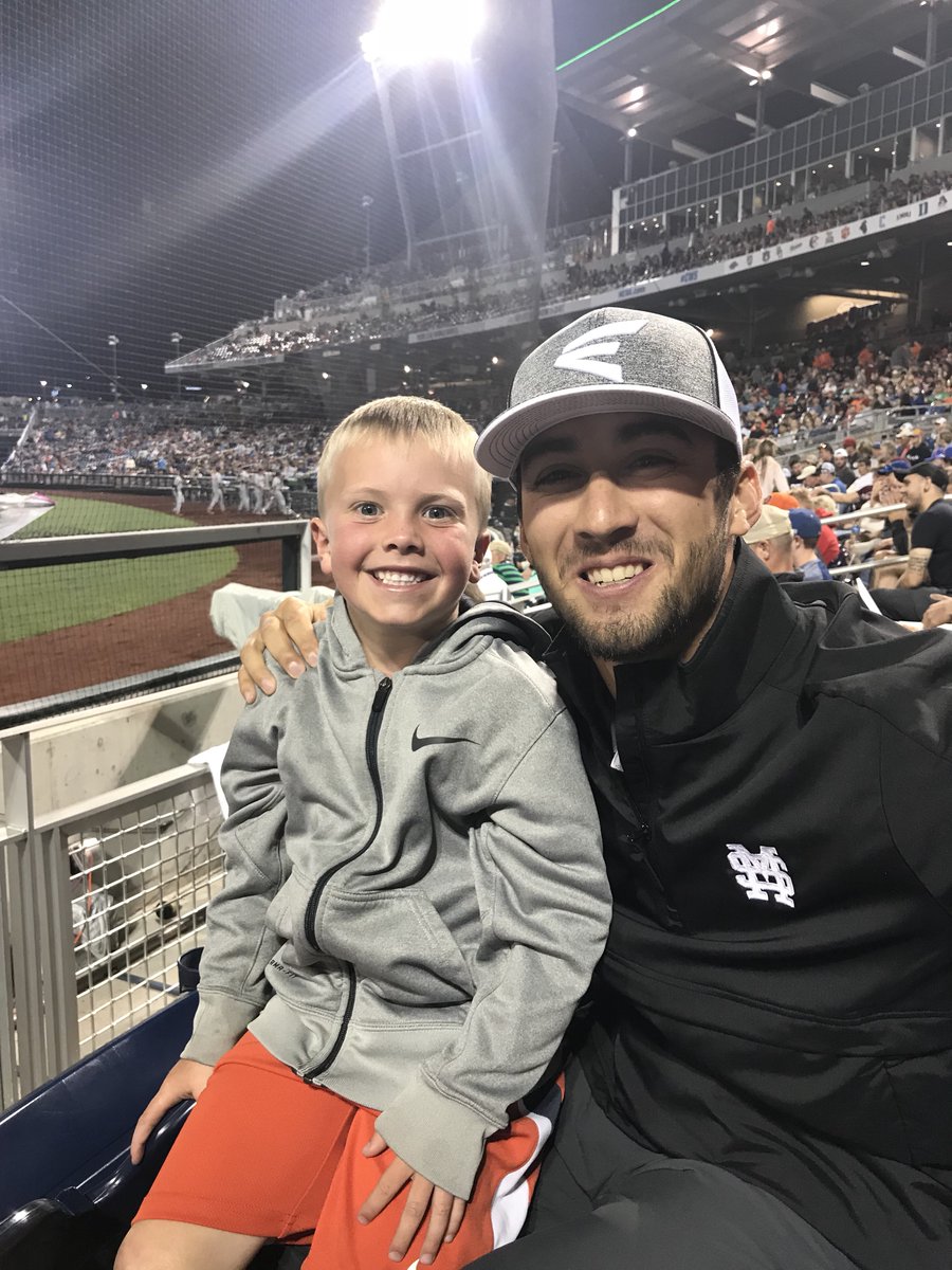 greg10mac's tweet photo. It’s reall nice to know good people. Thanks Austin for inviting us down for a closer look at the CWS. #dudetrip https://t.co/u6nBfCl9g9