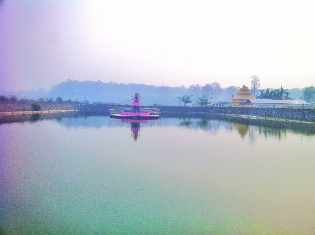 BalmikiAdhikari's tweet photo. "Kusmnda Sarowar Triveni Dham" 🙏
A perfect place for peace seekers as well as historically & religiously important place to visit.
#Hetauda #makwanpur #Provenence3 #headquater #Nepal #transitpoint #IndianTraveller #religioustour #kusmanda #godess #108taps #holy #ceremonies #CST https://t.co/oxrgIvPIhL
