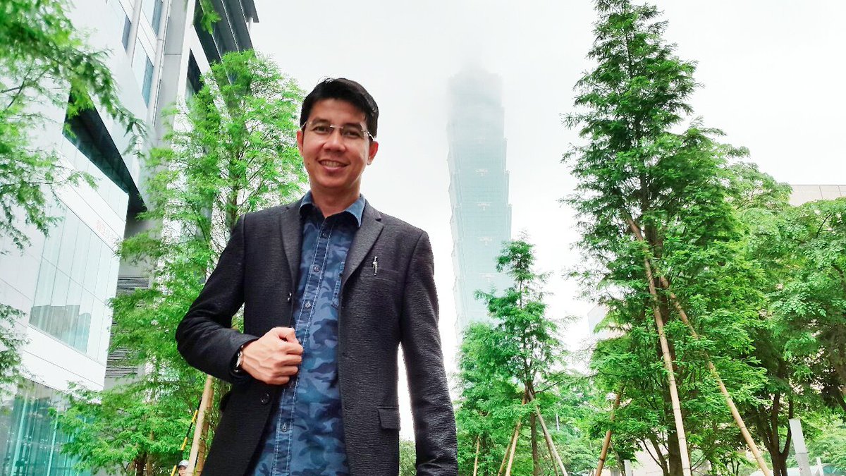 ipphoright's tweet photo. #Yakin itu harus. Kebanyakan kita, punya uang dulu, baru yakin. Nggak punya uang, nggak yakin. Ngawur itu. 

Makanya selalu keteteran uang. Nggak datang-datang uangnya, hehehe. Lha, harusnya? Yah, yakin dulu. Sekali lagi, yakin dulu.

Yang setuju, bantu retwit ya 😊 https://t.co/fJsjDLBKIv