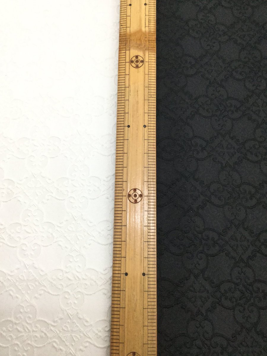 特殊生地 衣装生地のフジカケ 新商品 Fi2548 モスクjq 145cm巾 紋様柄の新しいジャガード生地が入荷しました スタッフのオススメ色は黒 赤です ドレスやマントなどにぴったり 色 黒 赤 黒 ネイビー 黒 白