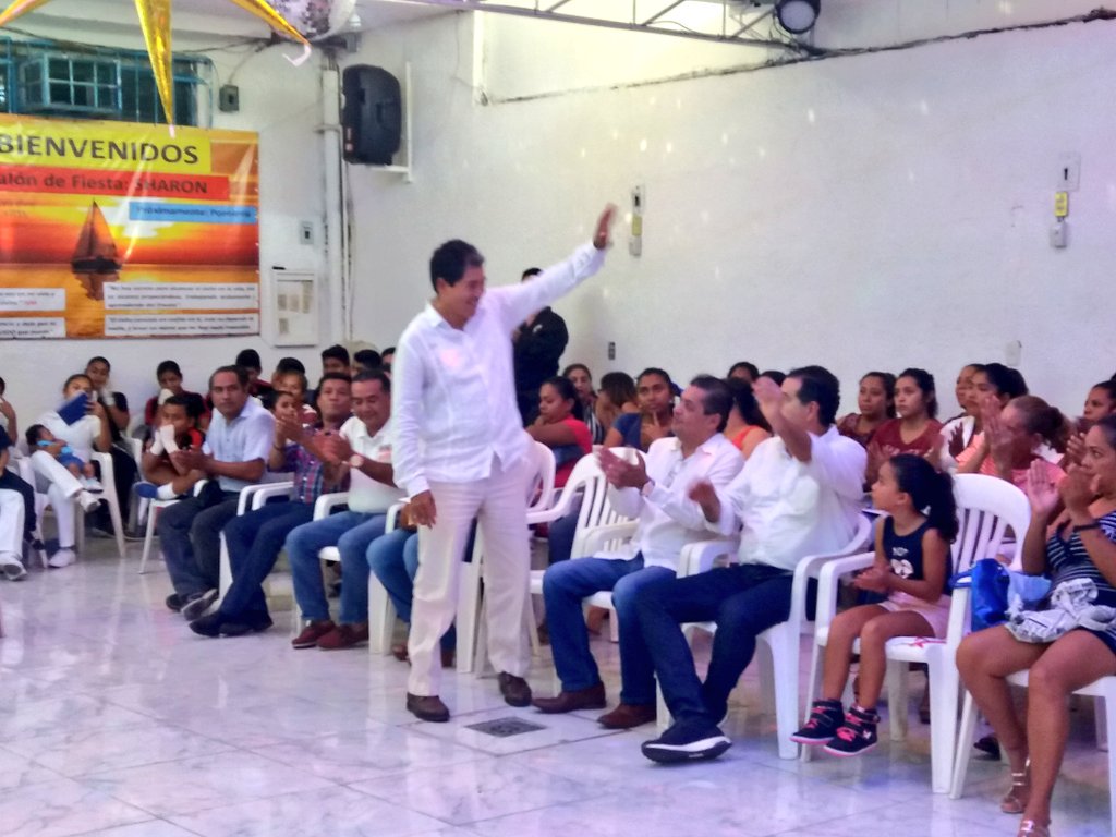 silvanoblancod's tweet photo. Nos reunimos con la sociedad civil de la zona poniente de Acapulco, respaldando a mi amigo Ricardo Mejía Berdeja, quien es candidato a Diputado Federal por el distrito 4. #Hablemosdefrente #Llegolahora #VotaBerdeja https://t.co/aHaFHdnFth
