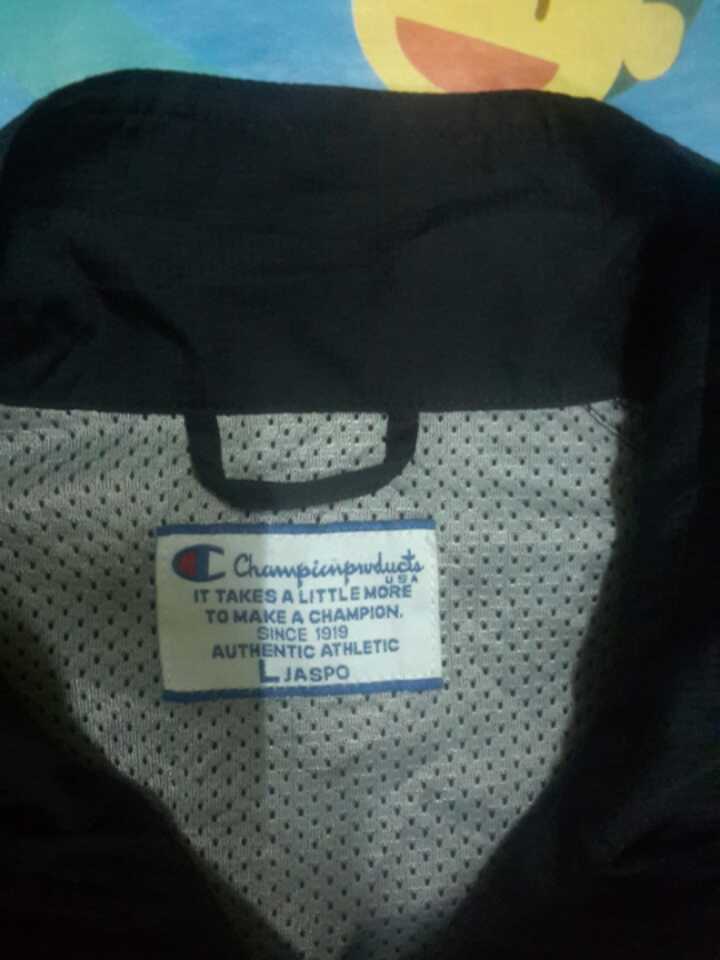 AzmanzManz1's tweet photo. Sepasang sweater kain payung nak jual rm100 siap pos berminat wasap saya 01132295338 azman https://t.co/TJ4mlPM57A