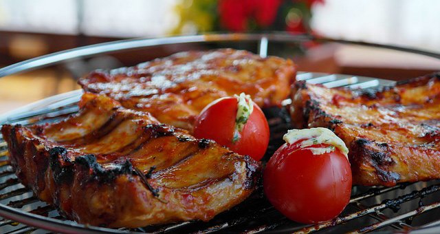 RiverlandWine's tweet photo. Hey Students - Are you a primary producer of the future?  Riverland Wine &amp; GrowSmart invite young horticulturalists to a free BBQ &amp; drinks on 9 July, 5 – 7pm at the Loxton Research Centre. Learn more: https://t.co/go4aSApaJv 
#riverlandwine #riverland #agribusiness #horticulture https://t.co/e1vNBL77bD