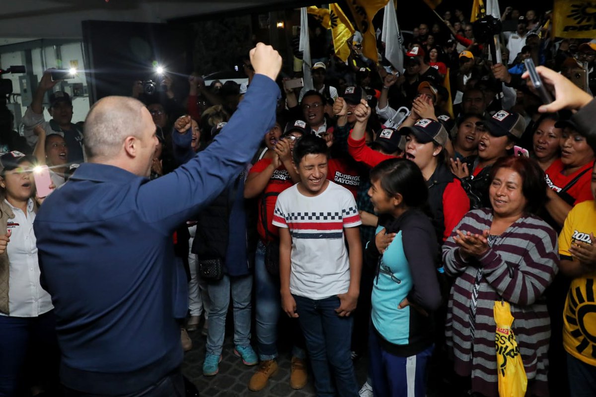 rodrigogayossoc's tweet photo. Hoy #Morelos tiene un rumbo claro, sabemos cual es la ruta y lo que tenemos que hacer. Llegó el momento de salir y defender este proyecto que juntos construimos. ¡Con las mejores propuestas ganamos el debate y el próximo #1DeJulio vamos por una gran victoria!. #GayossoGobernador https://t.co/8Ngrg5iHJU
