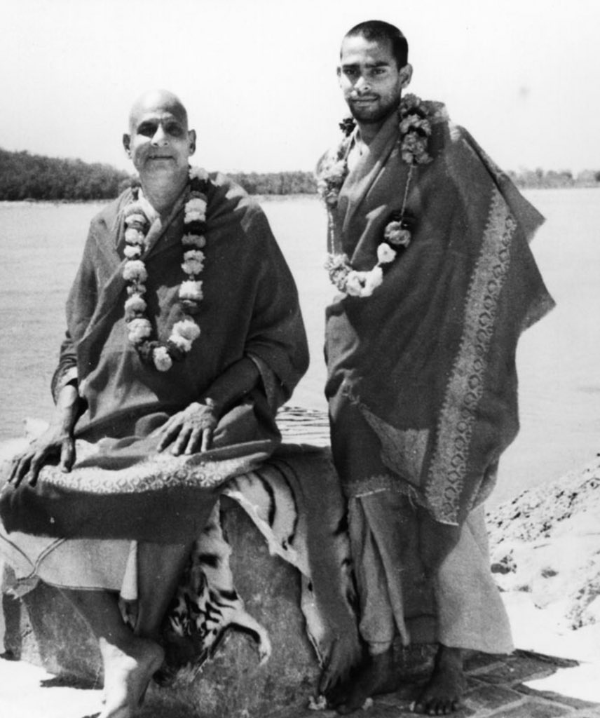In 1960‘The Complete Illustrated Book of Yoga’ of Swami Vishnudevananda,disciple of  #SwamiSivanandaSaraswati, became an essential guide for YOGA practitionersHe founded Sivananda Yoga Vedanta Centers,1 of the largest networks of YOGA schools in theheadquartered in Montreal