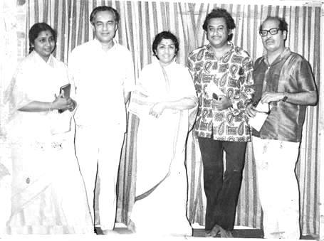 Film History Pics on Twitter: "Asha Bhosle, Mukesh, Lata Mangeshkar, Kishore Kumar and Manna Dey #WorldMusicDay https://t.co/dVvVZI6yu7" / Twitter