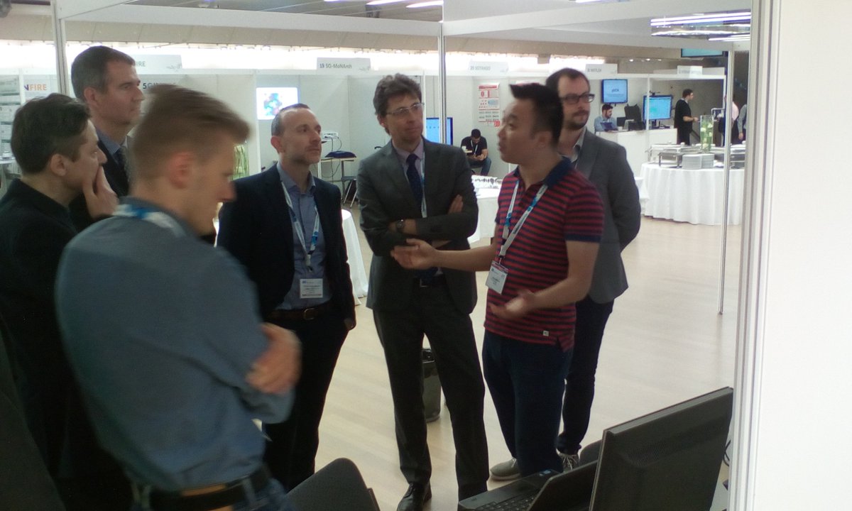 5G_CORAL's tweet photo. ☝️Thanks to @EU_Commission representatives for visiting us at the @EuCNC booth!! 🇪🇺👏👏
We had the opportunity to show and explain the @5G_CORAL , @5g_ex &amp; @5g_transformer #demos #5G #EuCNC2018 +info:  https://t.co/Jtq4uOrEVJ @5GPPP #H2020 #5GIA #ICT https://t.co/qACufC7nYW
