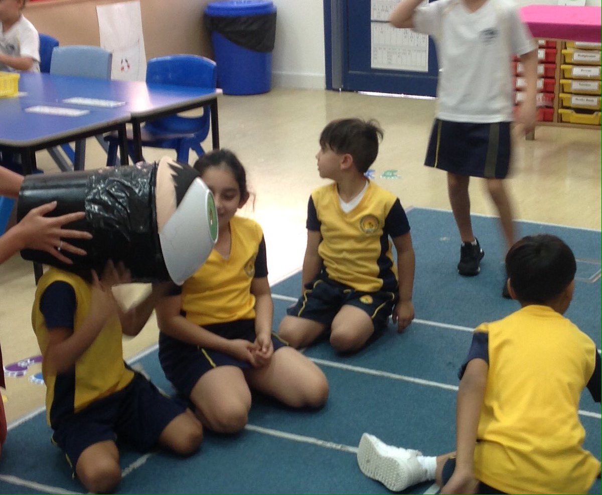 Horizon_Year1's tweet photo. 1C have been exploring famous Scientists to find an answer to the question 'How do we see?' #PowerfulLearners #ScienceWeek @Horizon_SciDept https://t.co/1Cp2ZInyIv