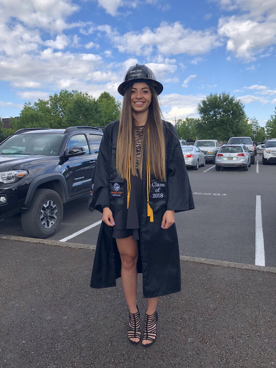 sheloves4wheels's tweet photo. Hey Twitter, I did it. #ClassOf2018 #constructionengineeringmanagement https://t.co/AvXivhFRdV
