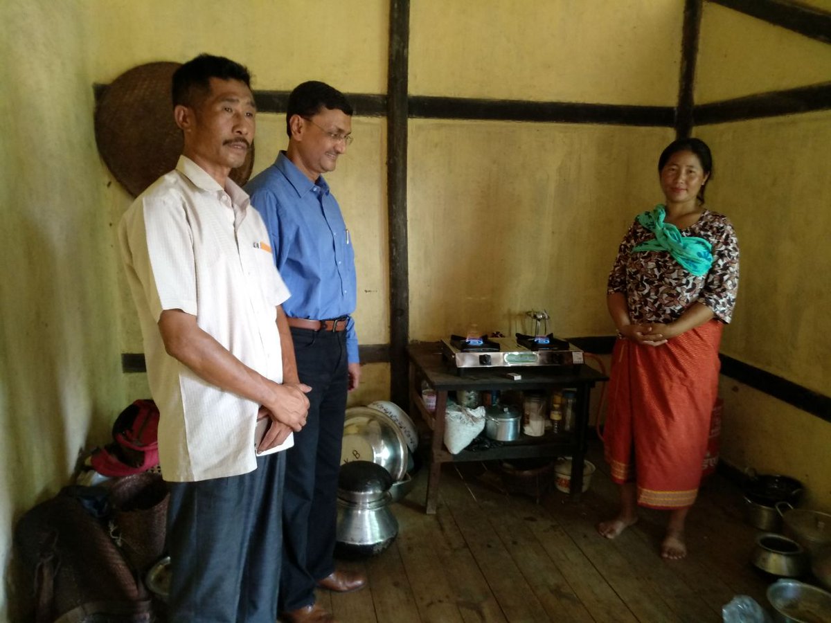 AssamIocl's tweet photo. Installation of LPG at the house of Smt. NG Tiningtin, beneficiary under PMUY of Japhou Village in presence of CGM, IndianOil AOD State Office Sri Uttiya Bhattacharyya and DIC, Chandel District, Manipur. https://t.co/lqfYdDLlTQ