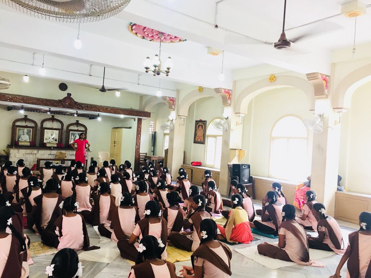 AmritaIyen's tweet photo. Thank you @SriSri for giving us the opportunity to serve for the betterment of the world! @ArtofLiving ‘s Project Pavitra in #chennai for menstrual health &amp; hygiene @PavitraProject https://t.co/TIJTCUh0F0