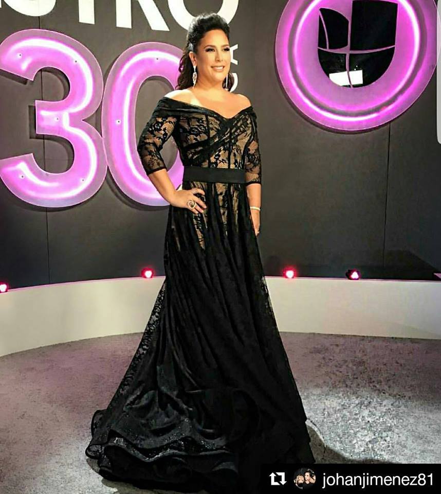 erika09395638's tweet photo. Tan Elegante La Diva #Angie #AngelicaVale #Elegancia #Belleza #Estillo https://t.co/UIQGTbDEmx