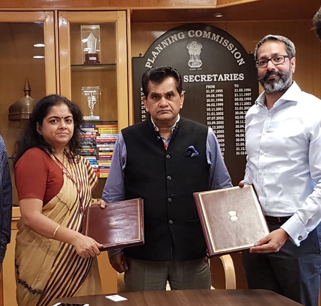 sat_sure's tweet photo. SatSure signed a multi-year SOI with @NITIAayog for 5 Aspirational districts of UP. As part of the SOI, SatSure will deploy the use of data science models on satellite imagery for improving agriculture practices for increasing farm output and income. @amitabhk87 @amardeep_sibia https://t.co/xj21bjwWfN