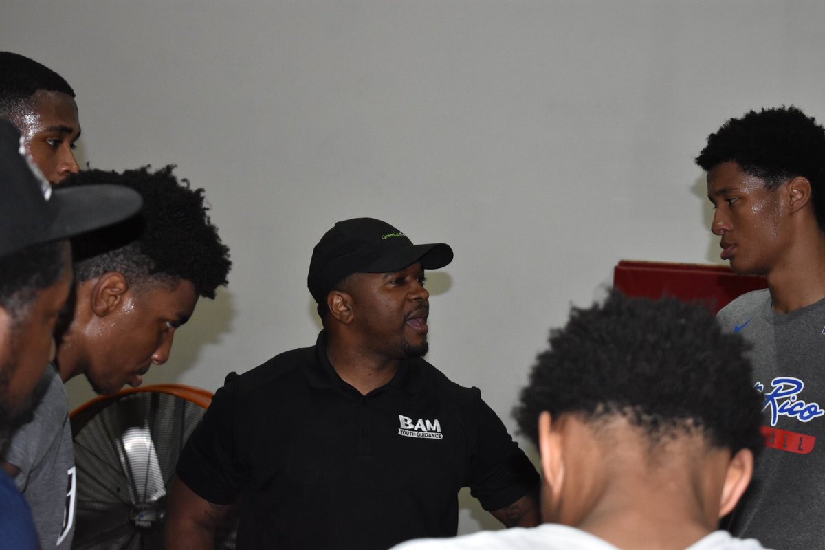 HC_CoachBrown12's tweet photo. NEXT LEVEL NIGHT OWLS!!!
@NLFactory 
*
*
*
We have built a culture where it does not matter who you play for. We all share the same goal and that’s to take our game to the Next Level.
#NewEnglandStrong #FactoryLife #NextLevelNightOwls #NextLevelBreakfastClub #Scholaships #LevelUp https://t.co/JChKbMBWpS