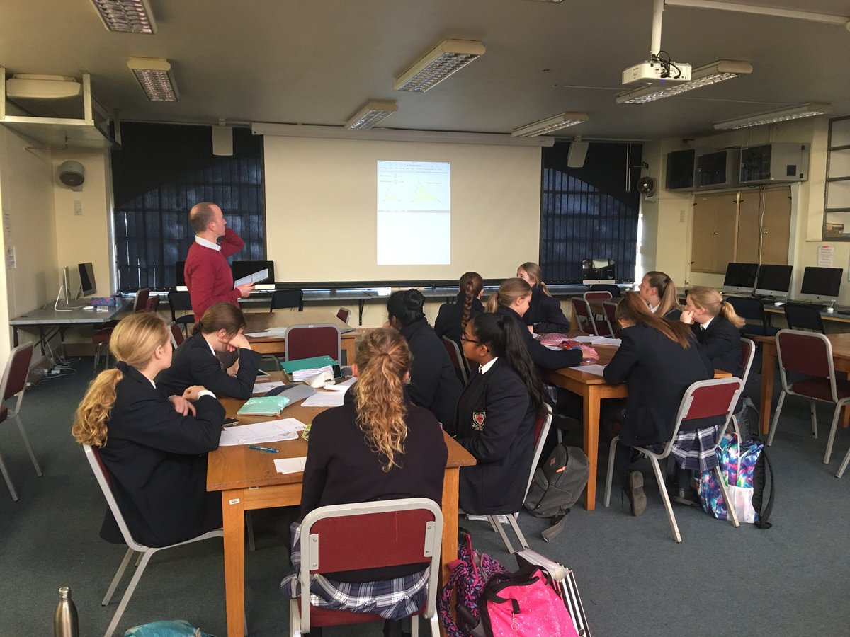 GailDrennan's tweet photo. @TimSchaerer facilitating G8 problem solving during maths extension @ststithians #ipaded #librarylife https://t.co/yEZelLazsd