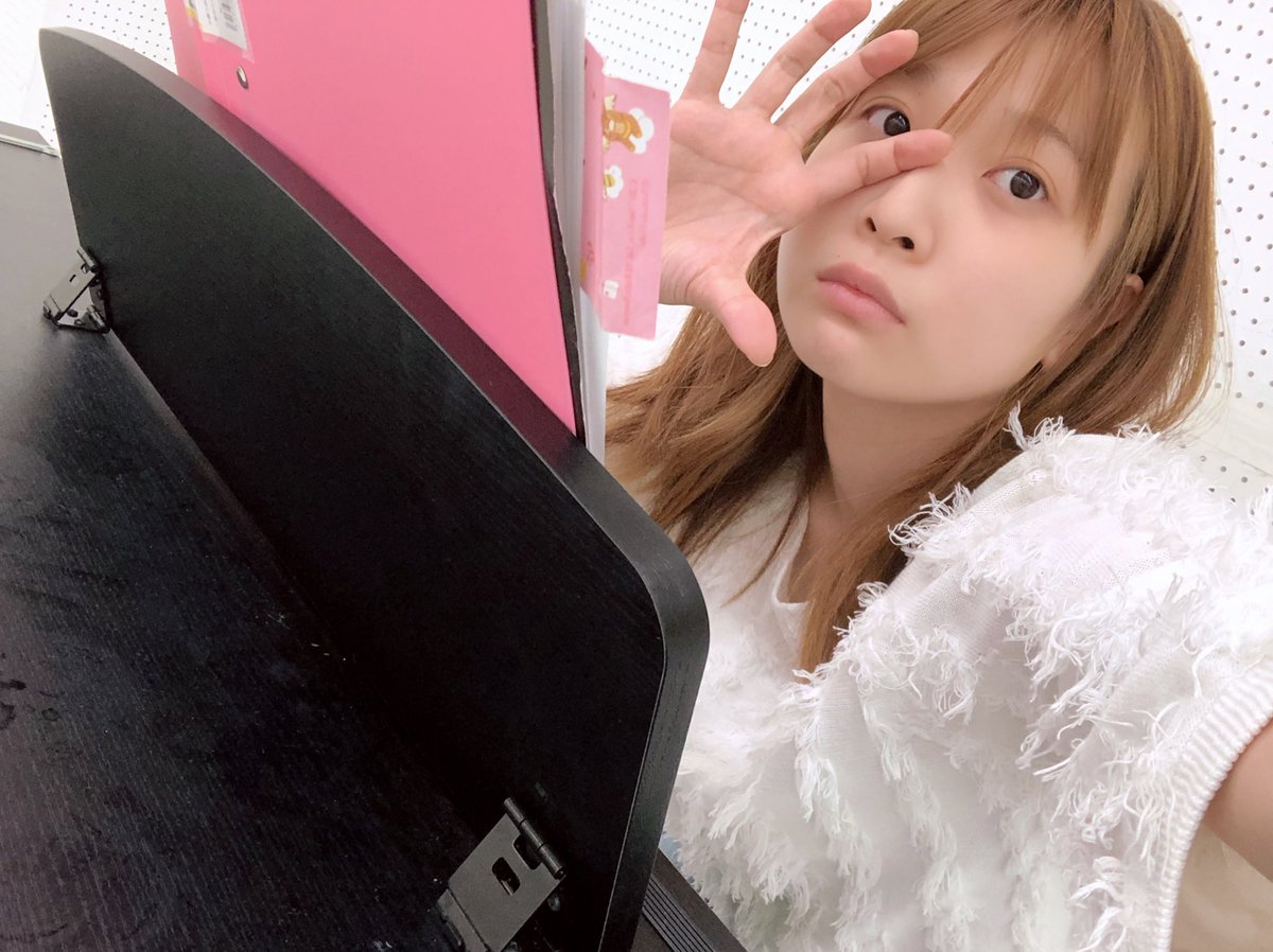 May N V Twitter スタジオで自主練 イベントはありますが ワンマンは12月までないのでミュージカルに向けて練習