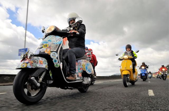 PiaggioUK's tweet image. Have you ridden to work this week? It&apos;s #ridetoworkweek so get that bike or scooter out of the garage this morning and #commutehappy.