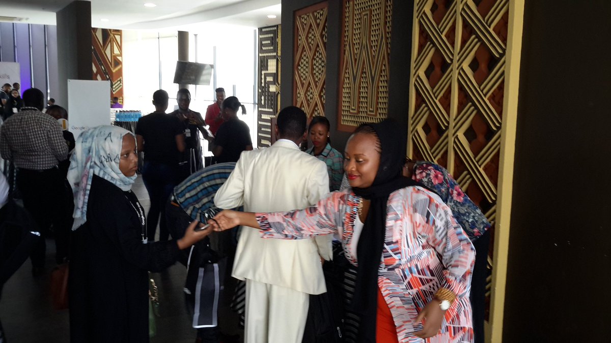 WatamuMarine's tweet photo. @WatamuMarine at #digitalskillsforafrica the @skillsdrill team with @JoyKMacharia It's happening here at #EnglishPoint #Mombasa with @Google we are taking Kenya by storm with #DigitalMarketing #DigitalTransformation and a new #digitalidentity https://t.co/wPJspFoCZz