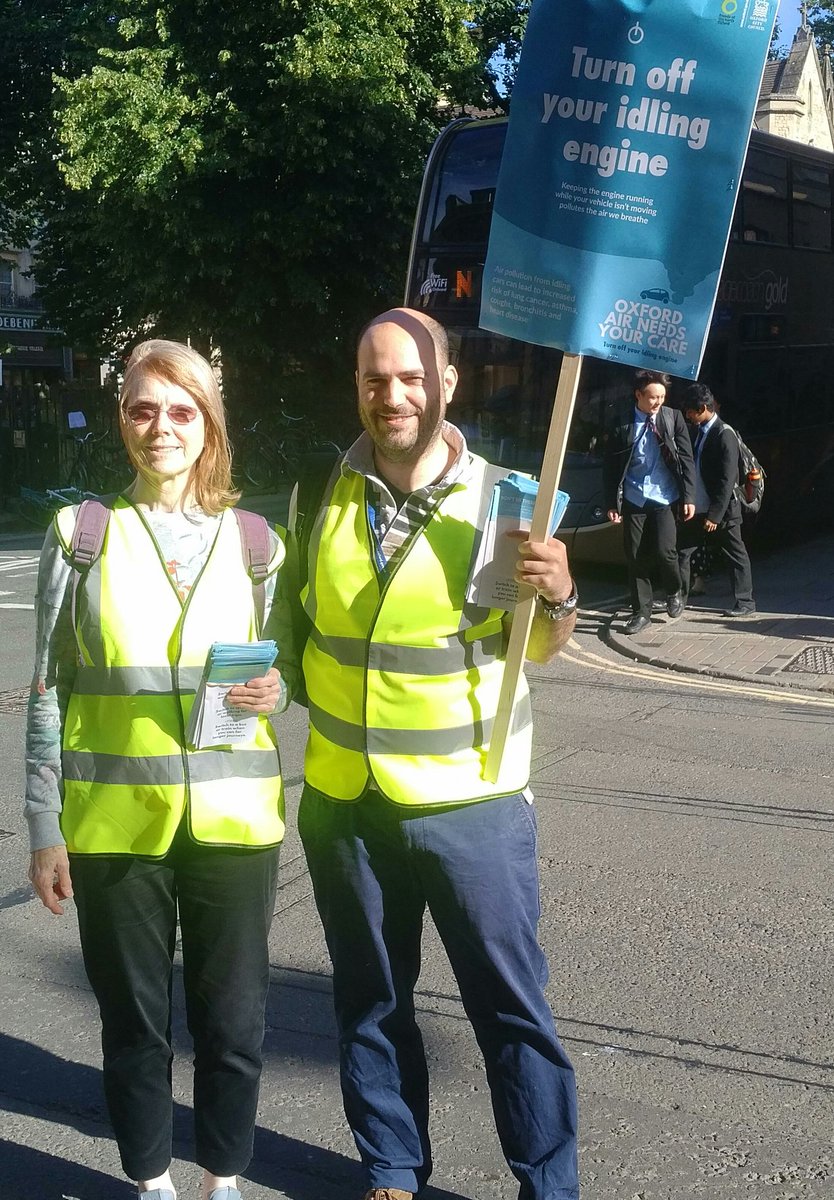Anti-idling action kicking off in Oxford for #CleanAirDay with <a href="/OxfordFOE1/">Oxford FOE</a> <a href="/OxfordCity/">Oxford City Council</a>