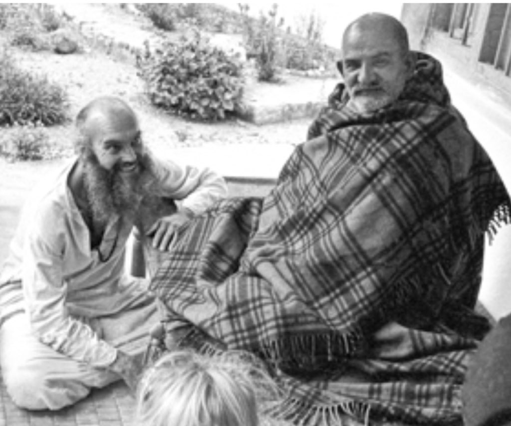 Harvard professor Richard Alpert left on pilgrimage to in late '60s returned as  #RamDass with guru  #NeemKaroliBaba Pied piper for youthtoured colleges in 70’Be Here Now’ established Spiritual Quest as ‘Lifestyle’ for new generation of seekers #InternationalYogaDay  