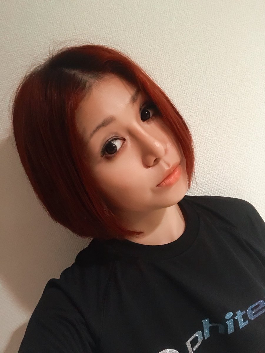 蜷川べに ふぁー やっといつも通りの赤い髪色に出来たー 今夜はファイテンt着てみんなから頂いたお手紙を読んで部屋に籠るのだ