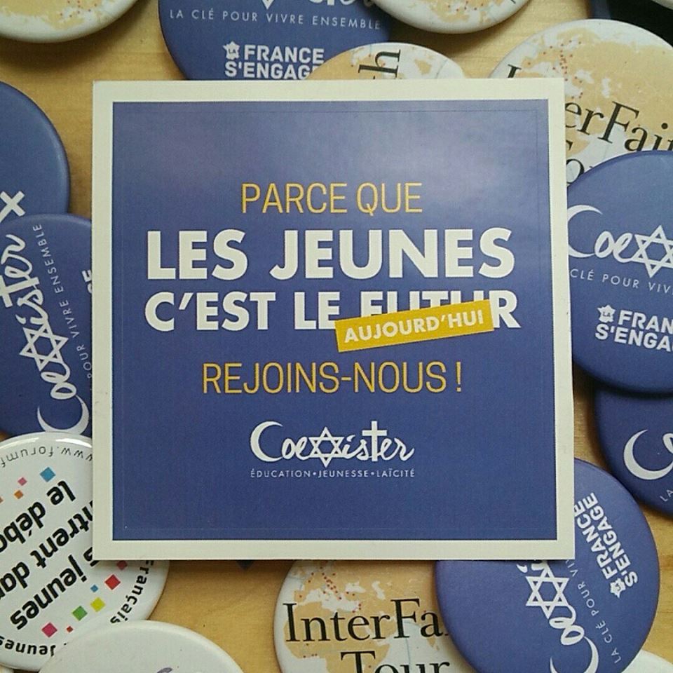 FFJeunesse's tweet photo. #1jour1asso 
Aujourd'hui on vous présente @AssoCoexister, membre du FFJ depuis 2017, un mouvement qui permet à des jeunes de 15 à 35 ans de créer du lien social et de promouvoir une meilleure façon de  vivre ensemble ! ➡️https://t.co/oWLi1VCH0a
@RadiaBak @samgrzybowski https://t.co/UXpgEDTOSG